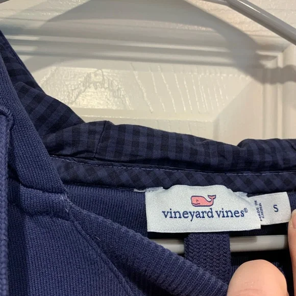 Vineyard Vines Women’s Hoodie - Picture 3 of 4